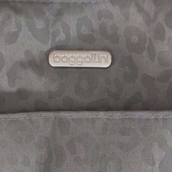 Stylish Gray Shoulder Bag - Picture 2 of 6